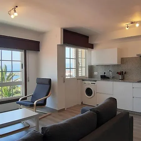 Vistas A La Ria De Muros Noia En شقة